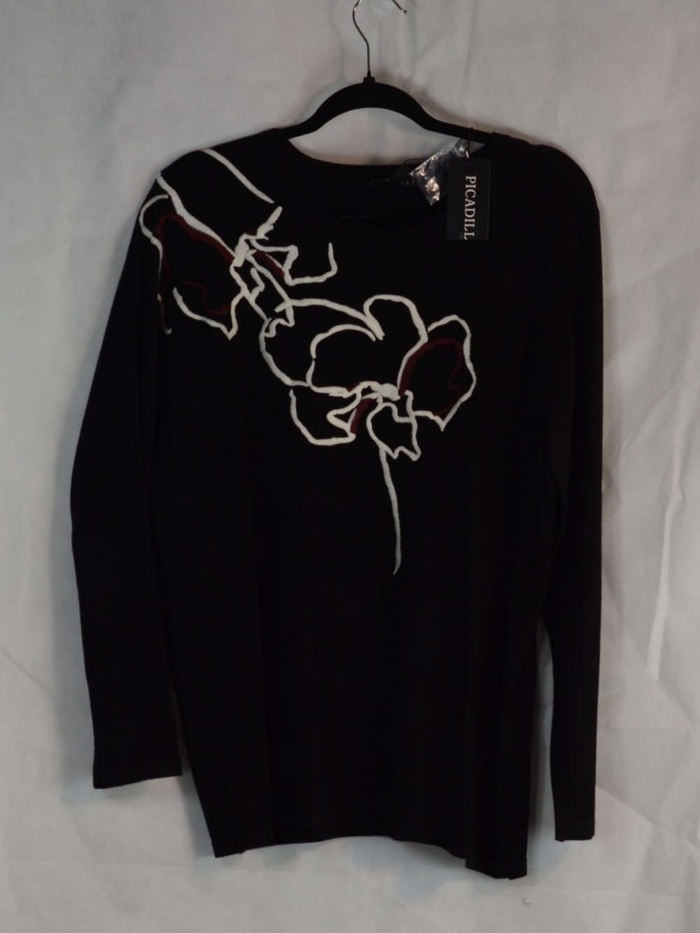 Piccadilly Black White embroidered Sweater SZ XL NWT